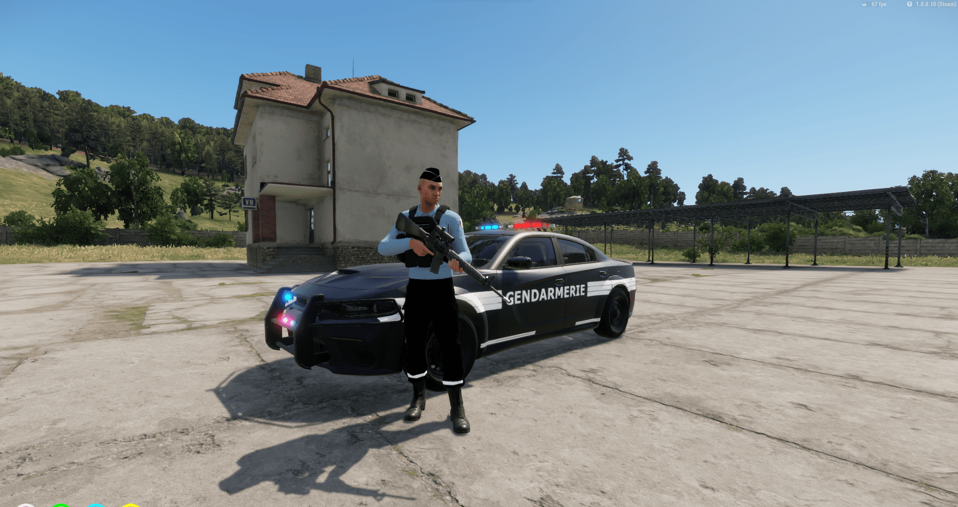 Gendarmerie : tenues et véhicules aux couleurs du service.